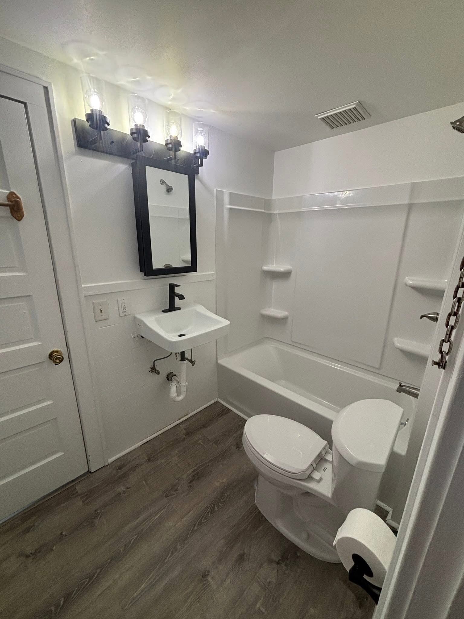Bathroom - 504 W 29th St