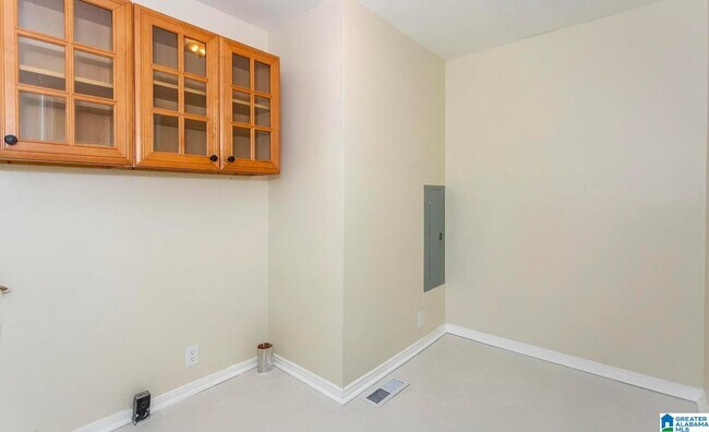 Building Photo - 921 5 Mile Rd