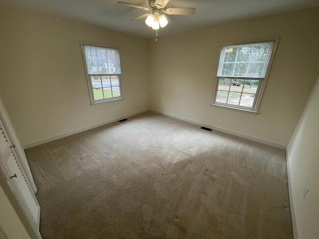 Building Photo - 717 Glen Eden Dr