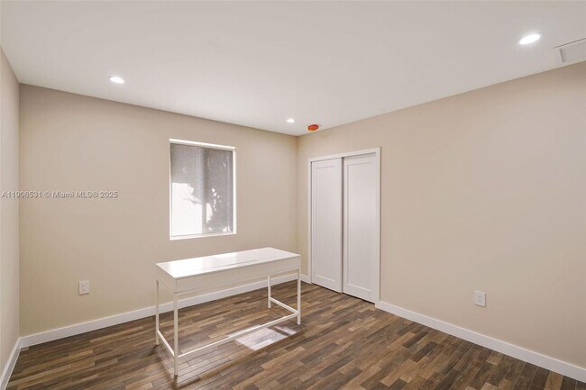 Building Photo - 6701 SW 49th Terrace