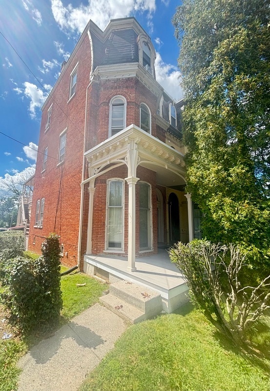 Building Photo - 942 Columbia Ave