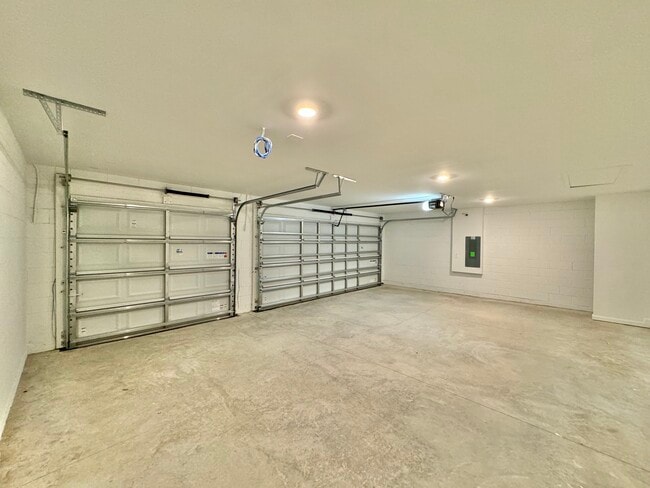 Building Photo - 3083 Totem Rd