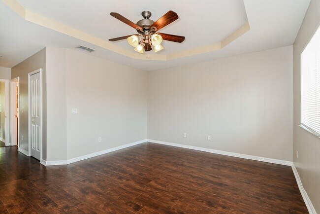 Building Photo - 10211 Tin Maple Dr