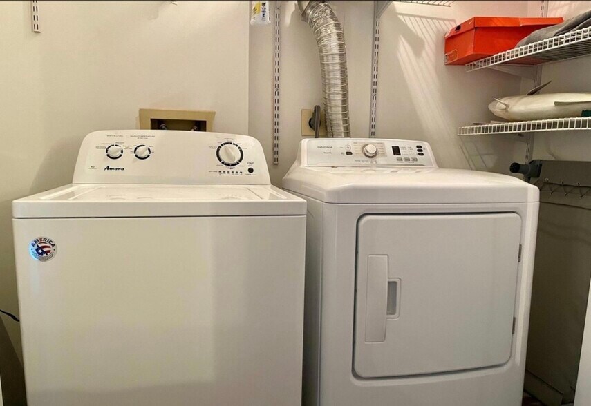 Building Photo - 7829 Gum Springs Village Dr