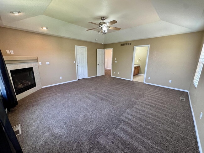 Building Photo - 7031 S Oak Hill Cir