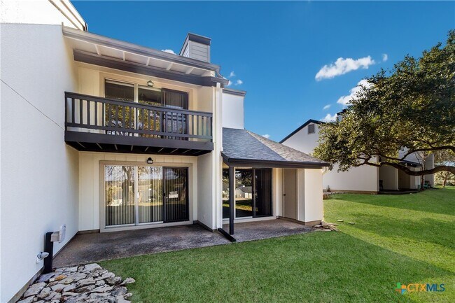 Building Photo - 1101 Parkview Dr