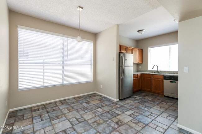 Building Photo - 1033 N Arvada