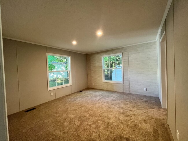 Building Photo - 1607 Delaware Dr