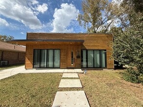 Building Photo - 2707 Carpenter Ave