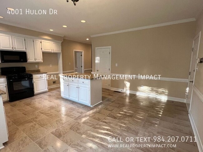 Building Photo - 4001 Hulon Dr