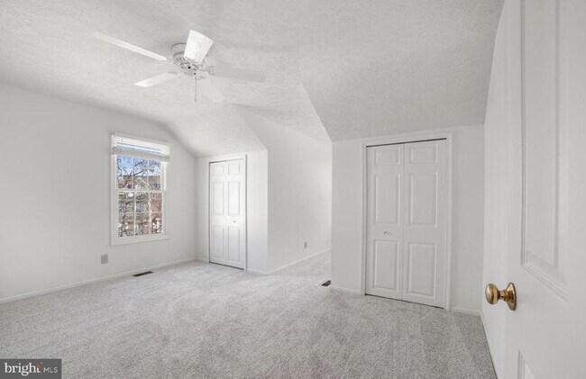 Building Photo - 105 Berkshire Way