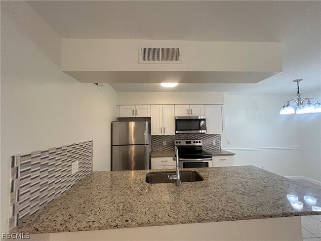 Building Photo - 5305 Summerlin Rd