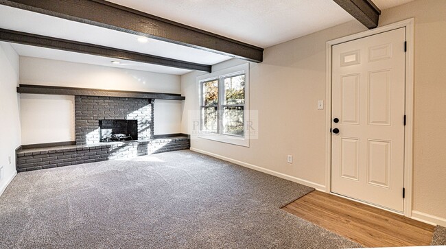 Building Photo - 9841 Melrose Dr