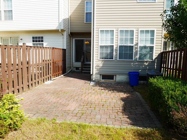 Building Photo - 3 Bedroom Townhome located in Rosedale, MD!