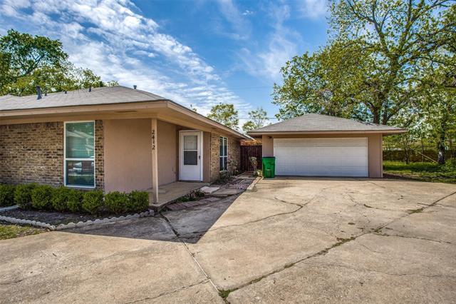 Building Photo - 2432 Lakeview Cir