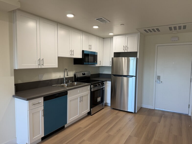 Building Photo - 14535 Weddington St