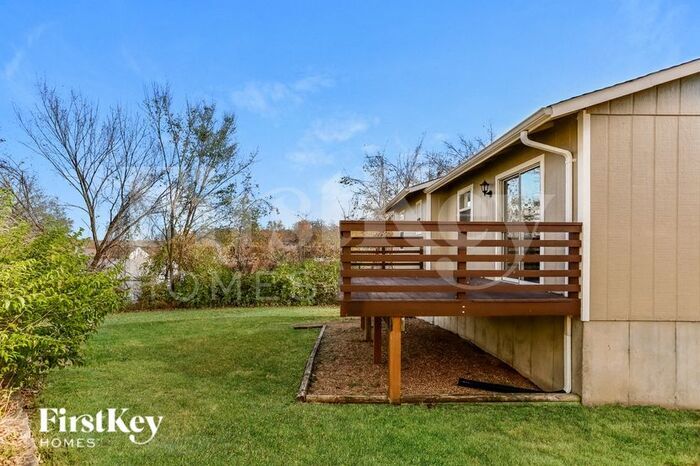 Building Photo - 2105 Barrington Ct S