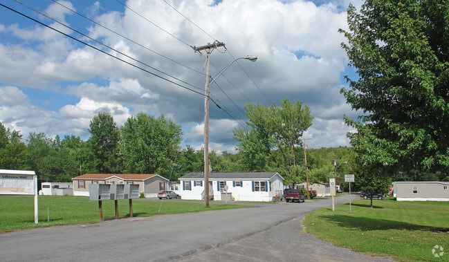 Building Photo - Lakeview Mobile Home Community
