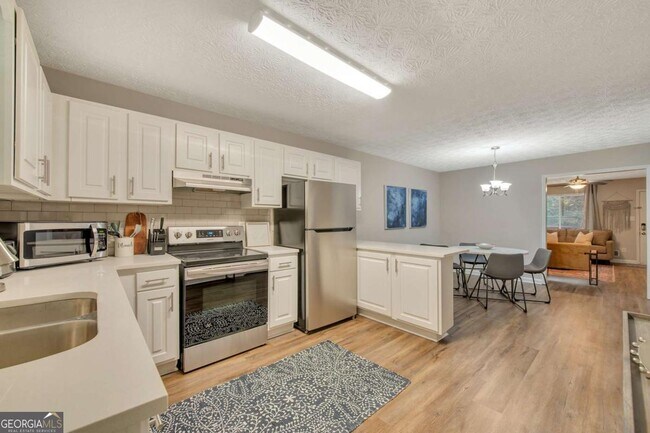 Building Photo - 4375 Coopers Creek Dr SE