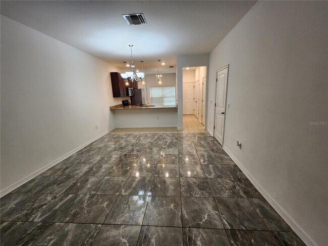 Building Photo - 1112 Hillhurst Dr