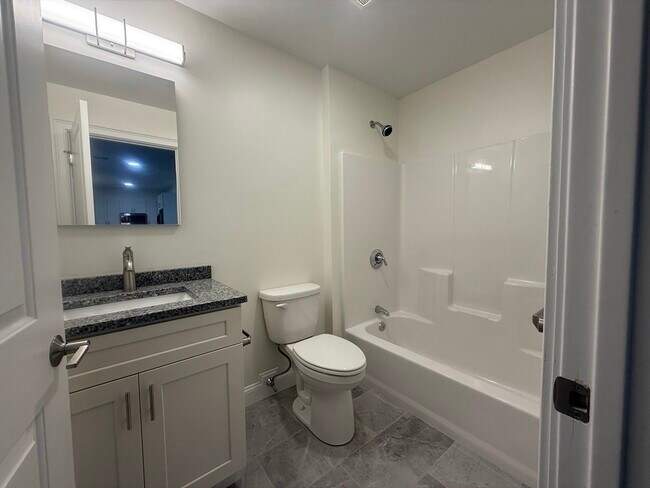 Building Photo - 10 Franklin Ave