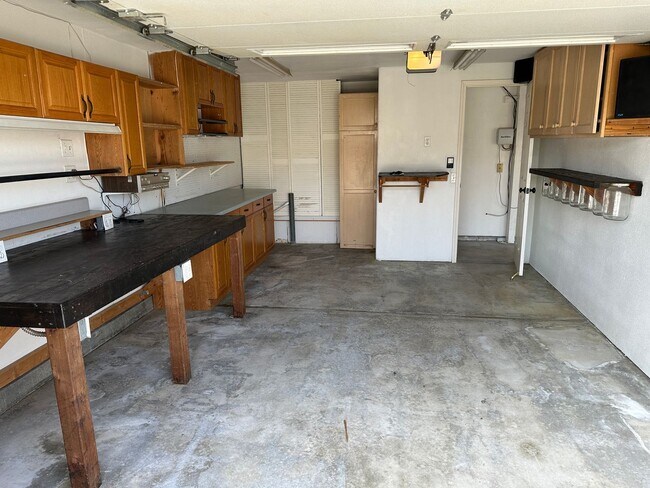 Building Photo - Move In Special, $200 off first months rent for a move in date of June 15th, 2026