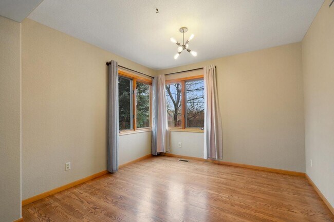 Building Photo - Enjoy the Best of Fort Collins!
