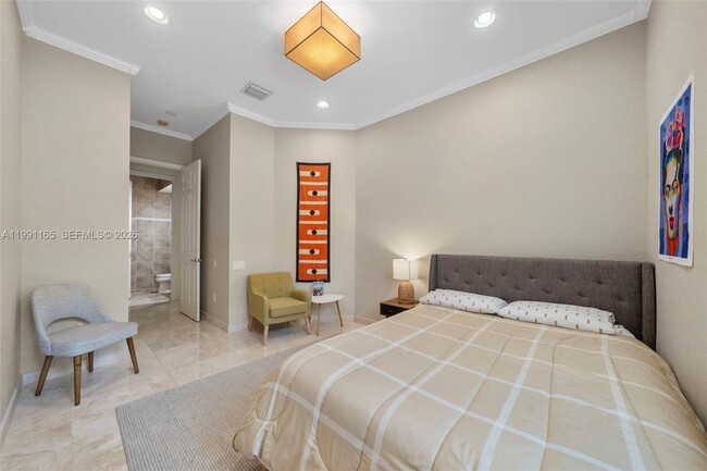 Building Photo - 896 Spinnaker Dr