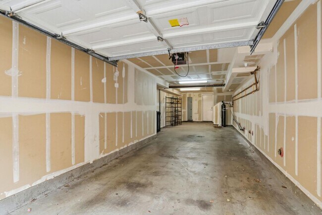 Building Photo - 1418 Allegado Alley