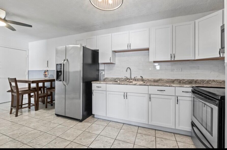 Kitchen - 3243 S 49th Ave