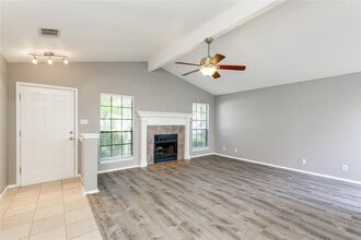 Building Photo - 816 Russet Valley Dr