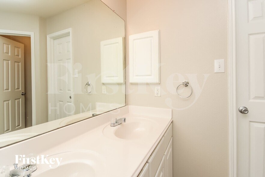 Building Photo - 12314 Juniper Tree Ct