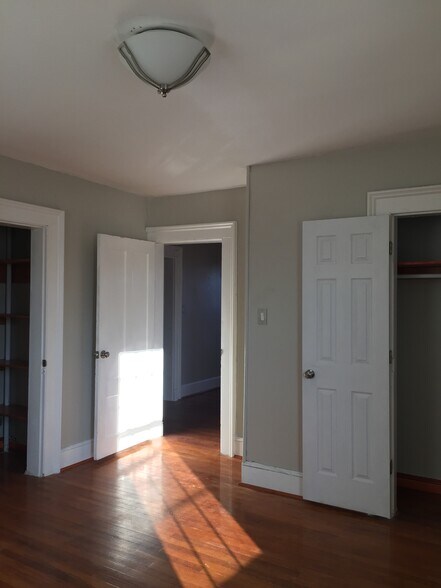 Building Photo - 977 Whalley Ave