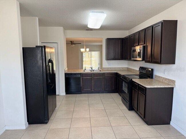 Building Photo - 363 Nova Dr