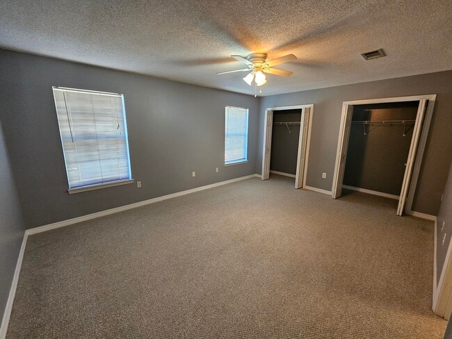 Building Photo - 129 Noblat Dr