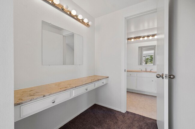 Building Photo - Beautiful Westlake First Neighborhood Family Home w/ Large Backyard with Panoramic Mtn Views