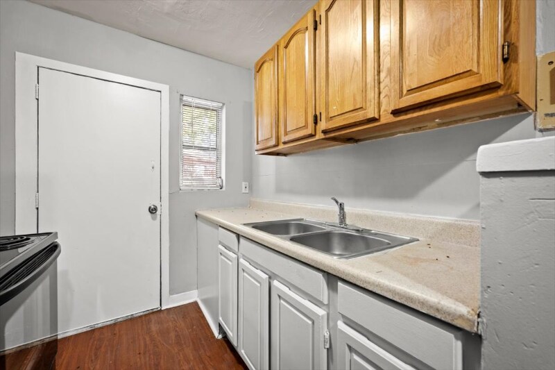 Building Photo - 1831 Lambert St