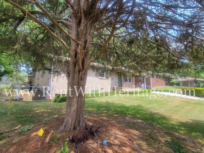 Building Photo - WOW! FANTASTIC RANCH TOTALLY UPDATED - LIKE BRAND NEW WITH ALL THE UPGRADES / ATTENTION TO DETAIL...