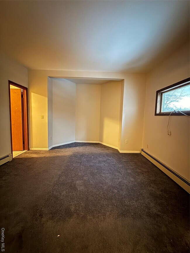 Building Photo - 90 W Main St