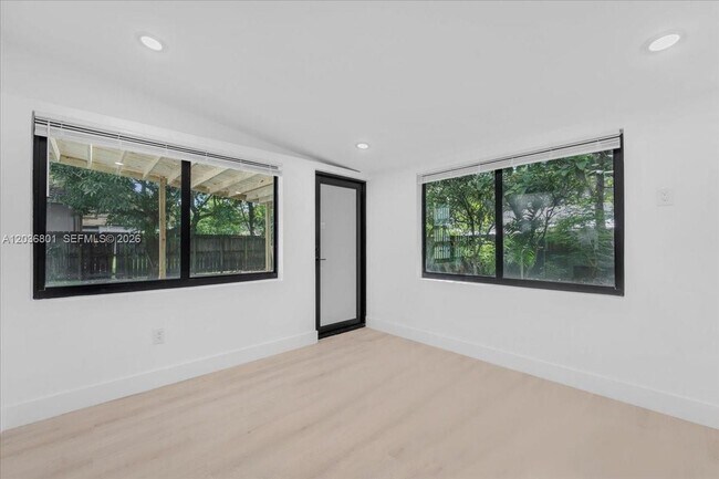 Building Photo - 5220 SW 6th St