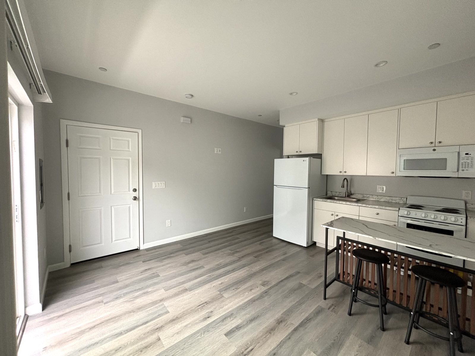 Building Photo - 2052 Medano Dr