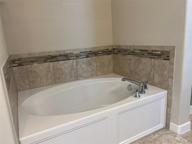 Building Photo - 7009 Sienna Rouge Path