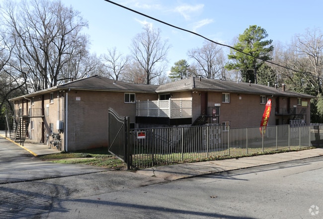 Building Photo - 3300 College St