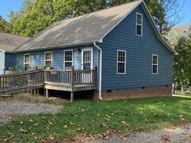 Building Photo - 47 Enka Orchard St