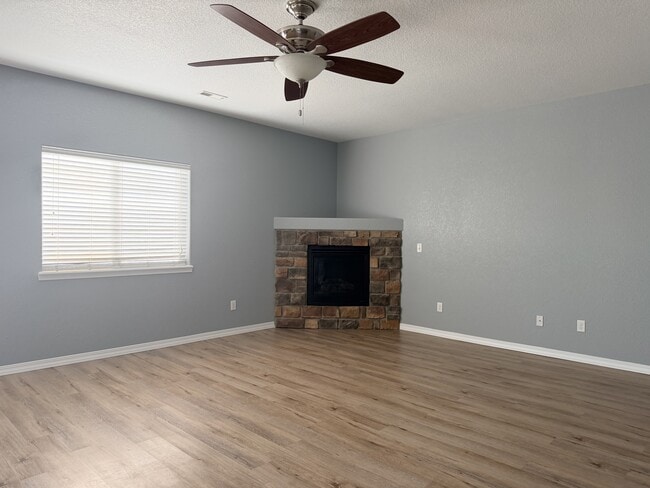 Building Photo - 9545 Sand Myrtle Dr