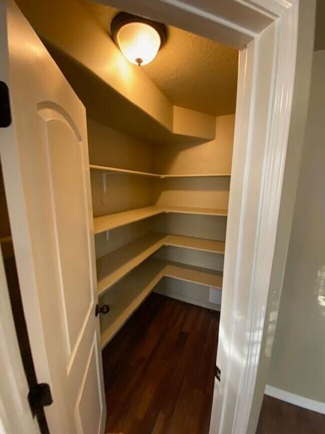 Building Photo - 3 Bedroom, 2.5 Bathroom Twin Home in Gemini Meadows