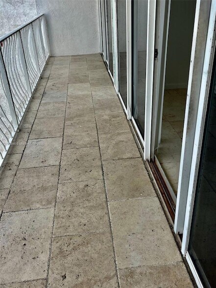 Building Photo - 7601 E Treasure Dr