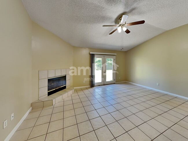 Building Photo - 3370 Westfield Dr