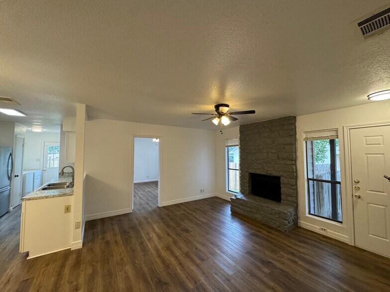 Building Photo - 1749 Horseshoe Cir