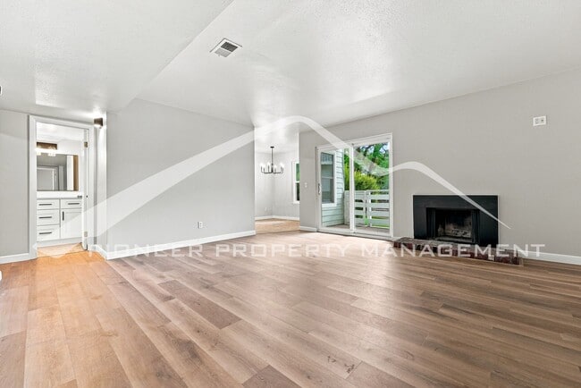 Building Photo - 3141 S Tamarac Dr